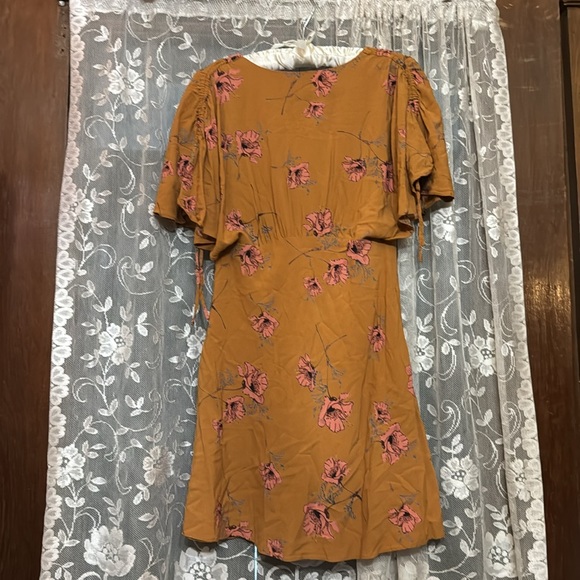 Free people size medium only used once beautiful summer dress - Picture 3 of 4